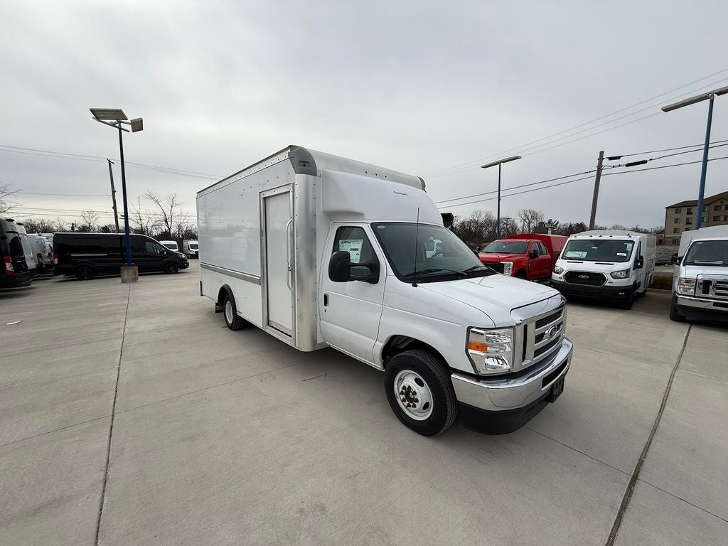 2025 Ford E-350SD