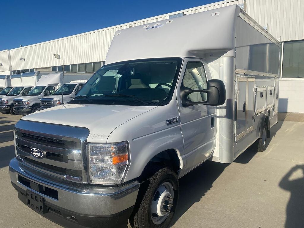 2026 Ford E-450SD