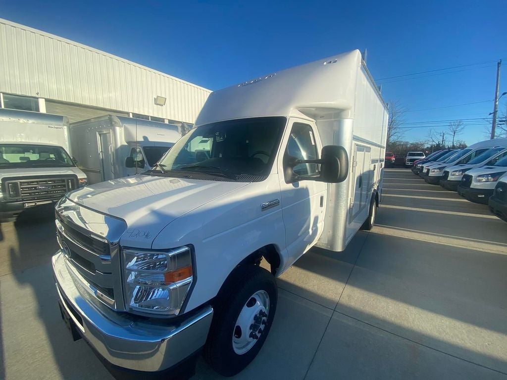 2026 Ford E-450SD